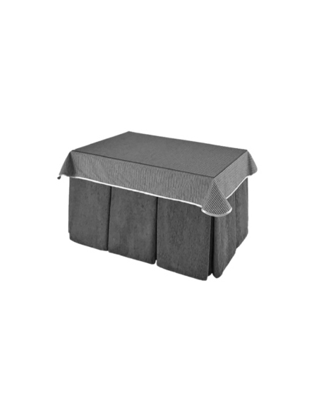 Mesa camilla barata vestida con ropa de mesa