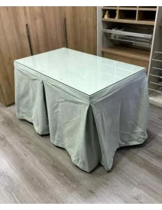 Mesa de camilla con brasero y radiador con ropa triplegrueso color roca