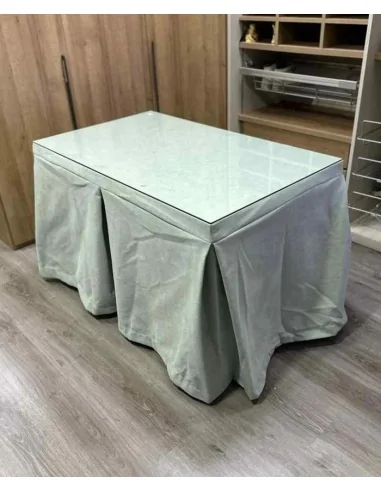 Mesa de camilla con brasero y radiador con ropa triplegrueso color roca