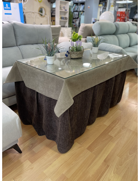 Ropa Chenilla Eco 8 Pliegues color Chocolate con tapete antimanchas luxe café