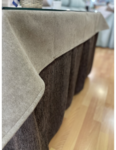 Conjunto Completo Chenilla Eco 8 Pliegues color Chocolate con tapete antimanchas luxe café