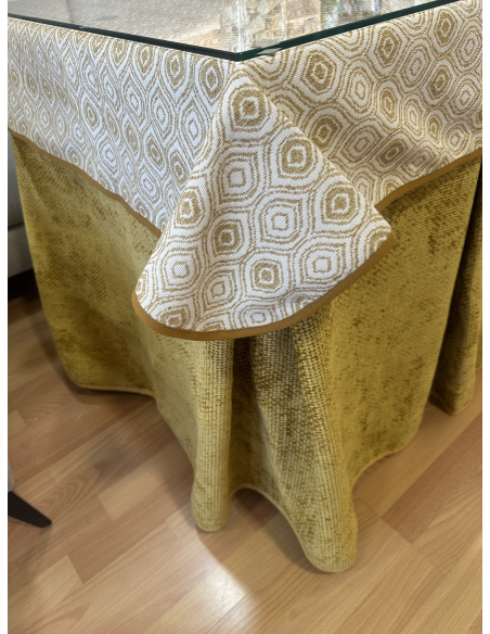 Ropa de Mesa Camilla Tejido Rústico Terciopelo Elegante Extragrueso color Mostaza (incluye tapete)
