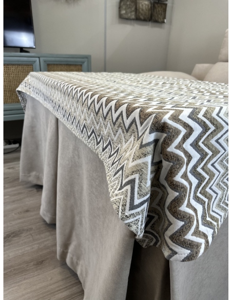 Ropa de Mesa de Camilla Antimanchas Aterciopelada Triple Grueso Nature Beige con Tapete Deluxe Tierra