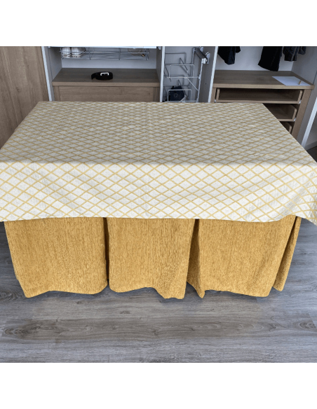 Ropa Elegante 10 Pliegues Reforzada color Mostaza con Tapete Libano Multimedida