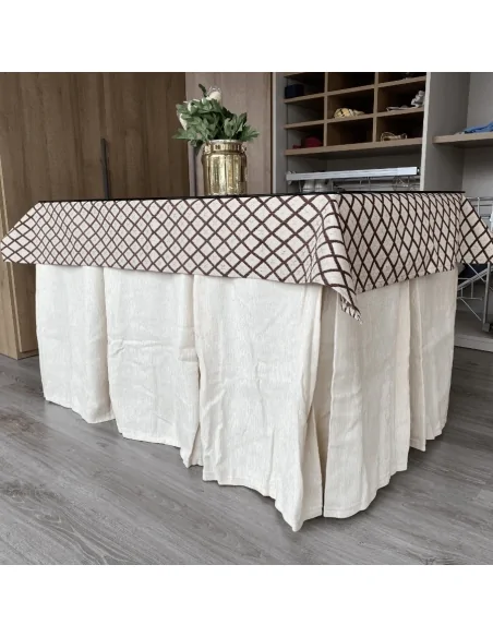 Conjunto Elegante 10 Pliegues Marfil con Tapete Líbano Choco