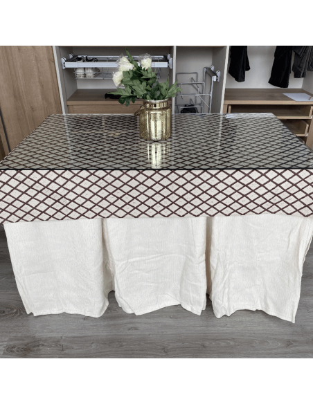 Conjunto Elegante 10 Pliegues Marfil con Tapete Líbano Choco