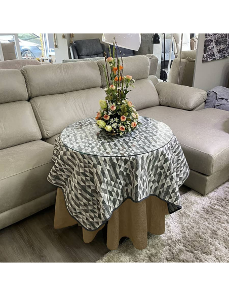 Conjunto Mesa Redonda + Ropa Chenilla Costura Reforzada color Beige con Tapete Picasso Multimedida