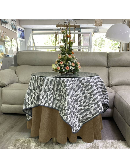 Conjunto Mesa Redonda + Ropa Chenilla Costura Reforzada color Beige con Tapete Picasso Multimedida