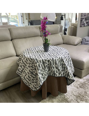 Ropa Mesa Redonda Chenilla Costura Reforzada color Chocolate con Tapete Picasso