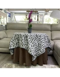 Ropa Mesa Redonda Chenilla Costura Reforzada color Chocolate con Tapete Picasso 2