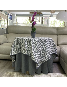 Ropa Mesa Redonda Chenilla Costura Reforzada color Grafito con Tapete Picasso 2