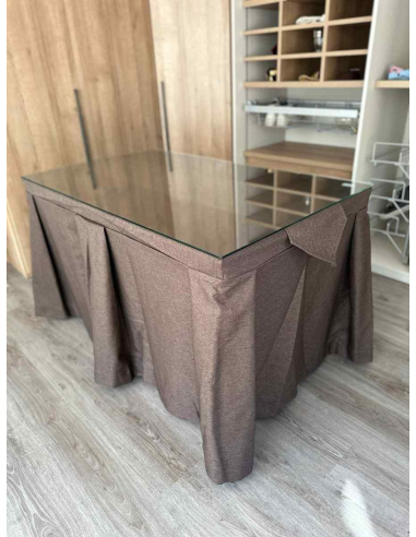 Ropa de Mesa Camilla Moderna Antimanchas color Chocolate con Camino Chocolate