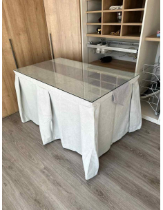 Ropa de Mesa Camilla Moderna Antimanchas color Gris Perla con Camino Gris Plata