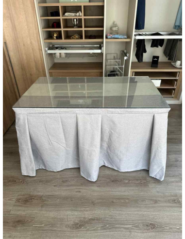 Ropa de Mesa Camilla Moderna Antimanchas color Gris Plata con Camino Gris Perla