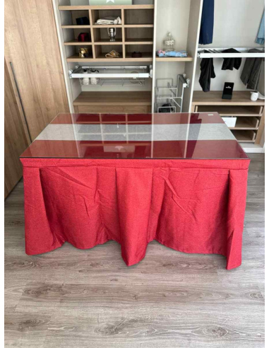 Ropa de Mesa Camilla Moderna Antimanchas color Rojo con Camino Gris Plata