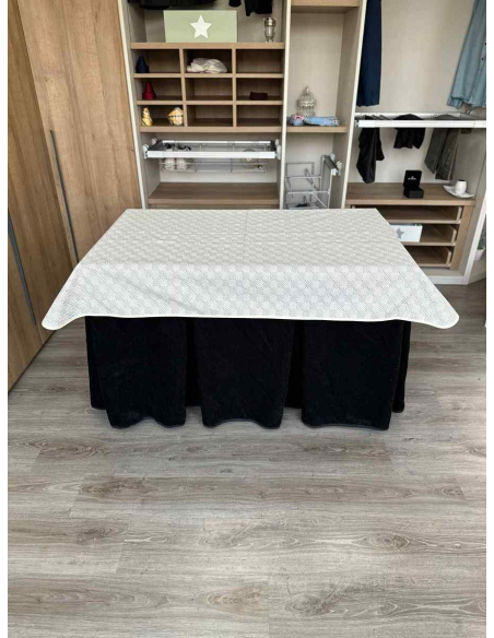 Conjunto Doble Grueso 10 Pliegues Negro con Tapete Crema